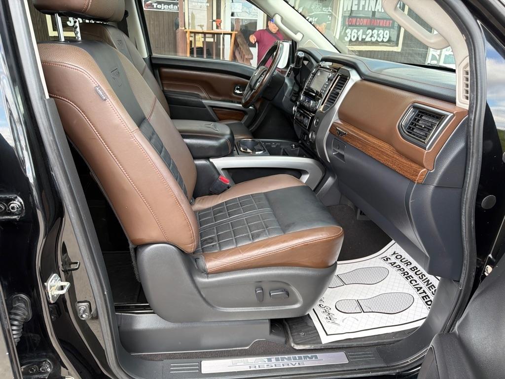 Nissan Titan SV Crew Cab 2WD 2017