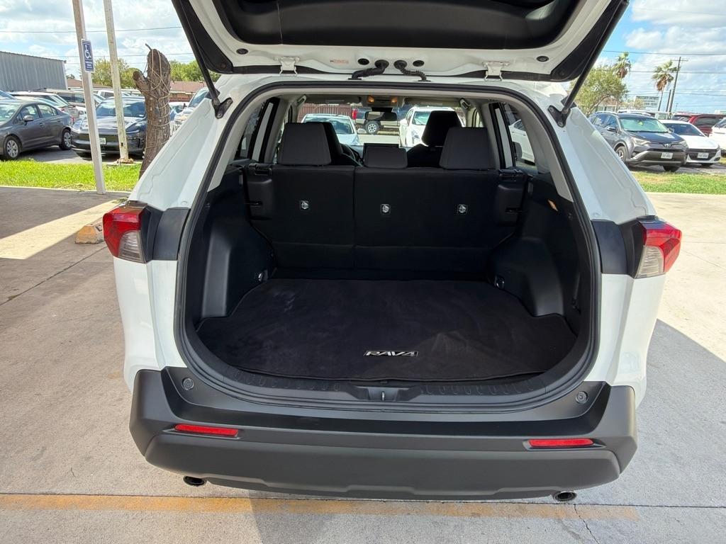 Toyota RAV4 LE 2019