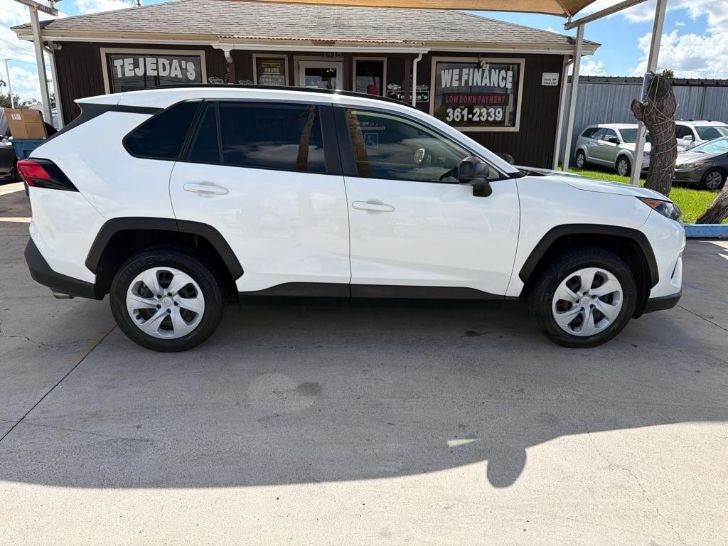 Toyota RAV4 LE 2019