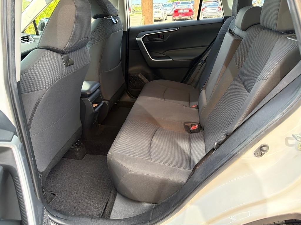 Toyota RAV4 LE 2019
