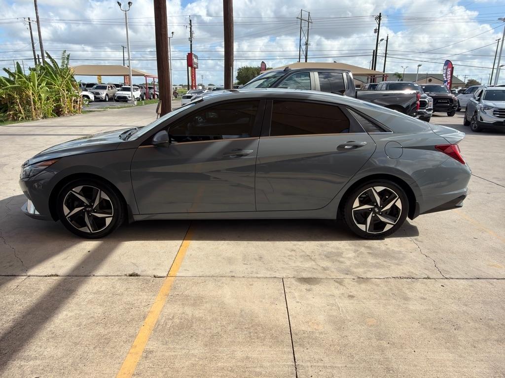 Hyundai Elantra Limited 2022