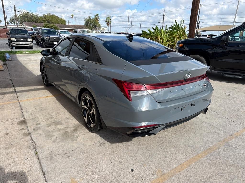 Hyundai Elantra Limited 2022