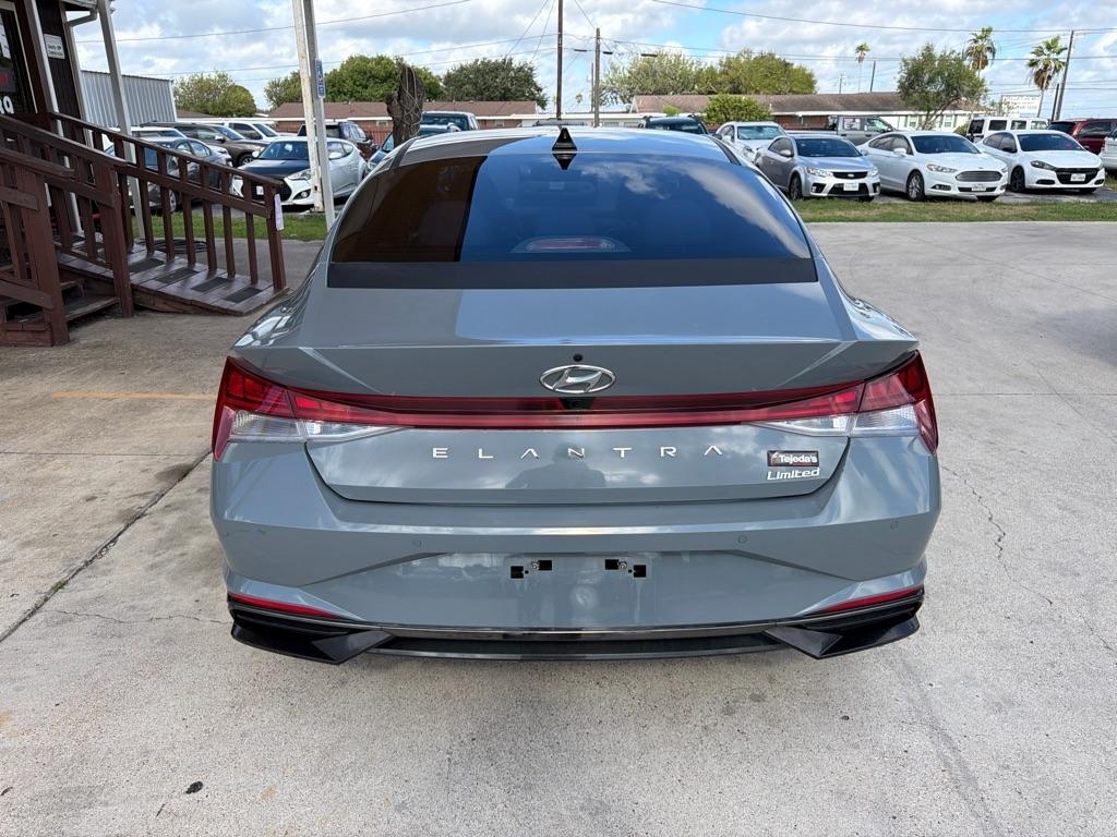 Hyundai Elantra Limited 2022