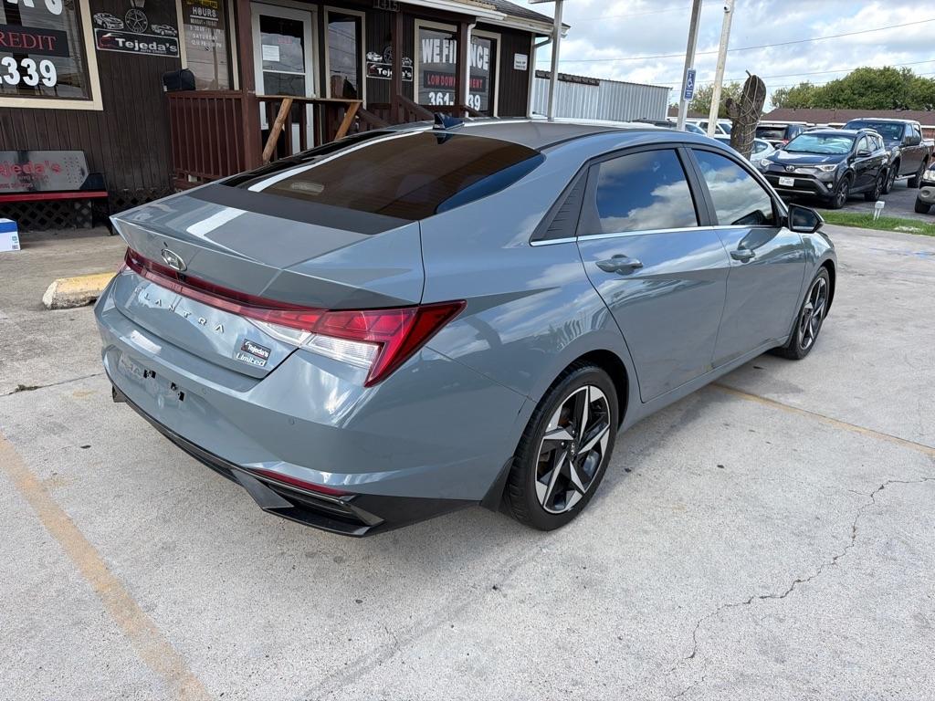 Hyundai Elantra Limited 2022
