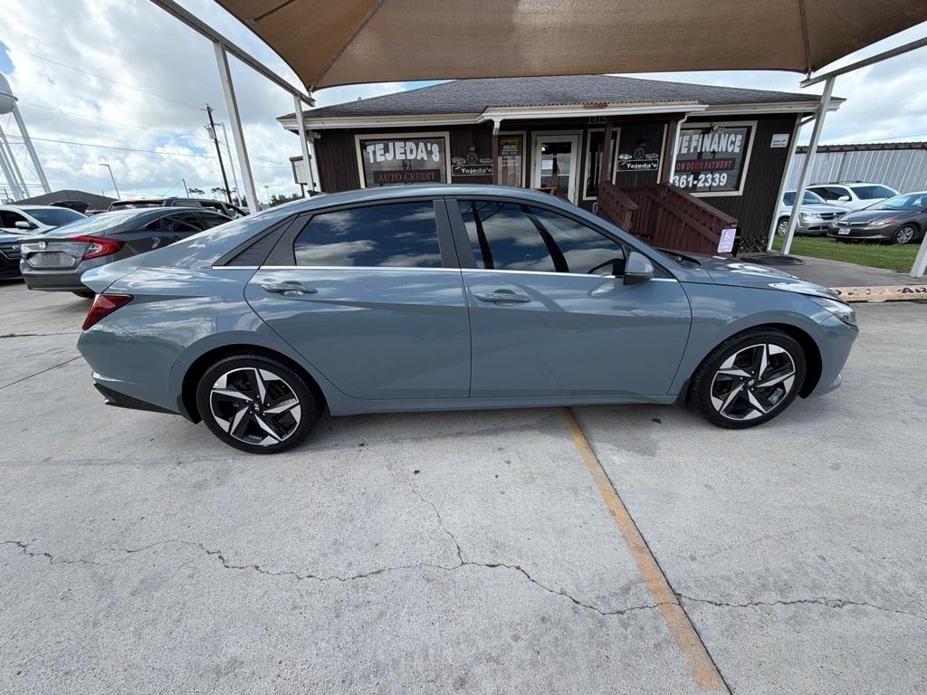 Hyundai Elantra Limited 2022