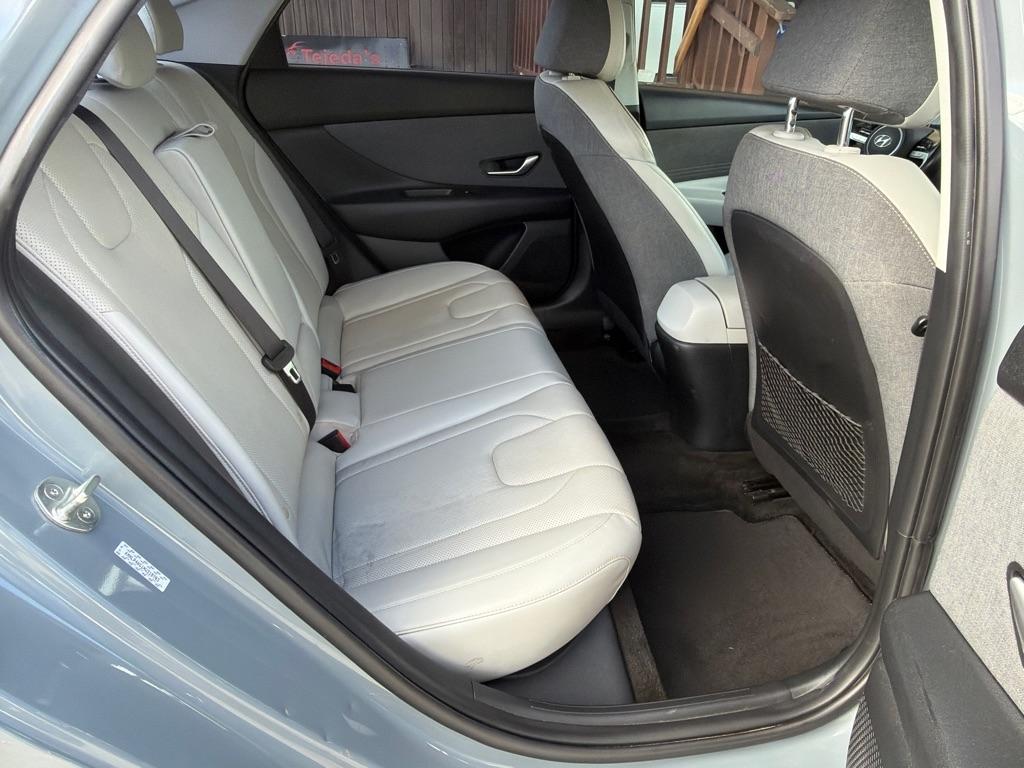 Hyundai Elantra Limited 2022