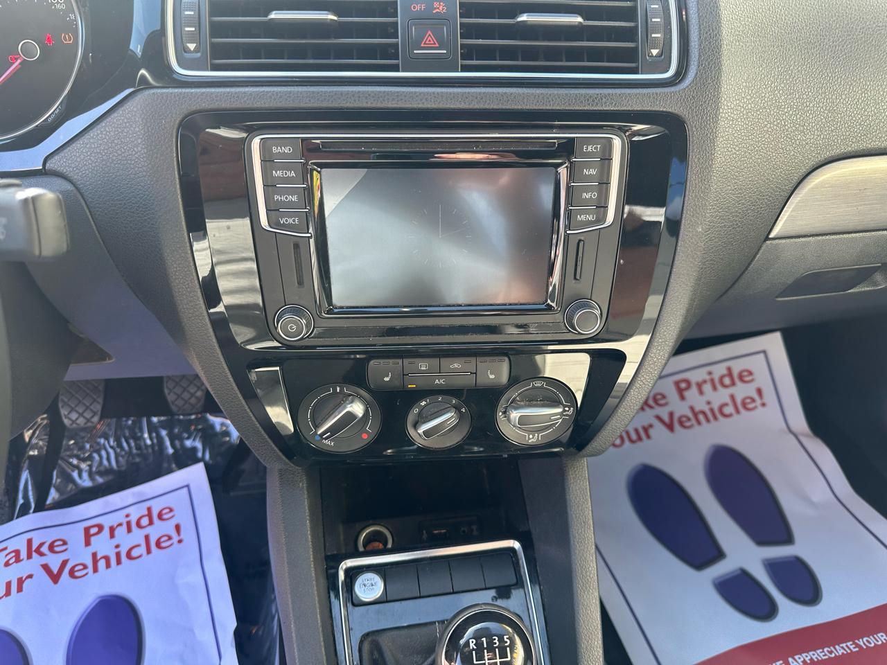 Volkswagen Jetta SE 5M 2016