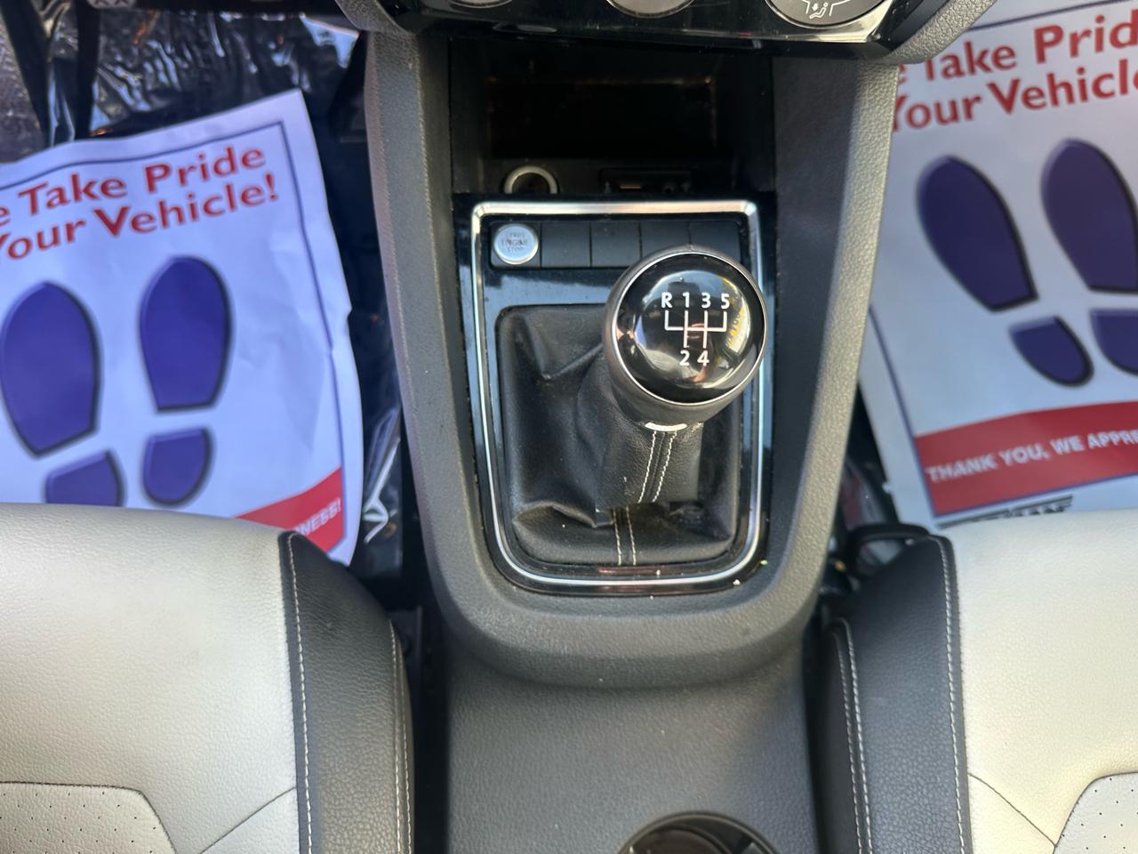 Volkswagen Jetta SE 5M 2016