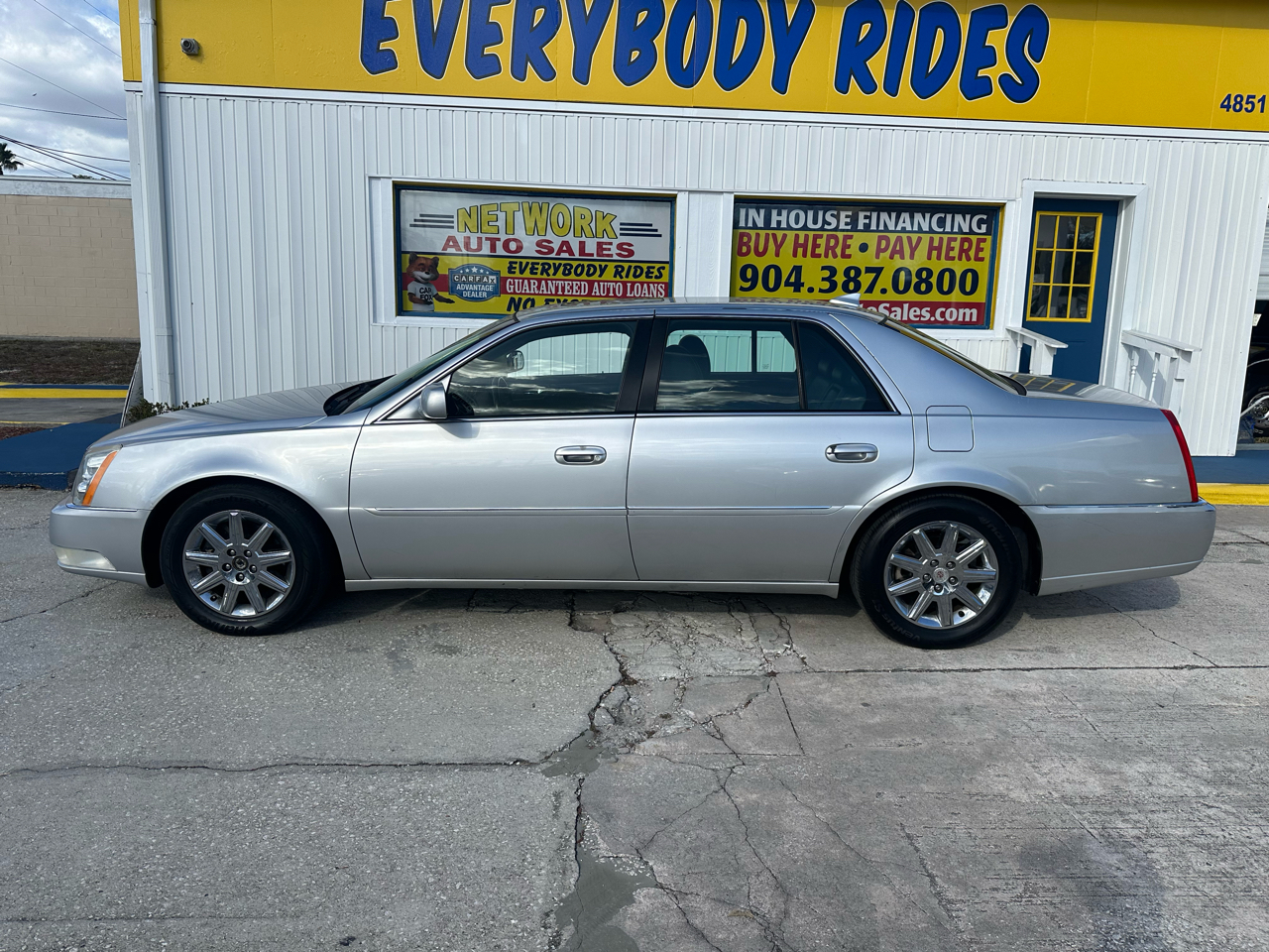 Cadillac DTS Premium w/ Navi 2011