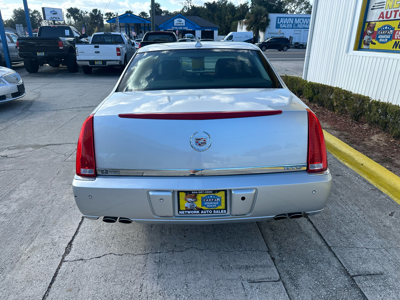 Cadillac DTS Premium w/ Navi 2011