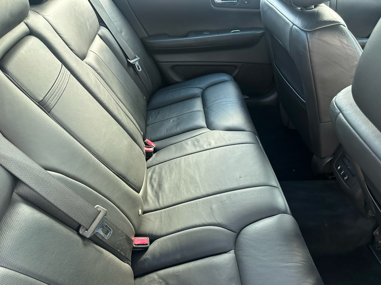 Cadillac DTS Premium w/ Navi 2011