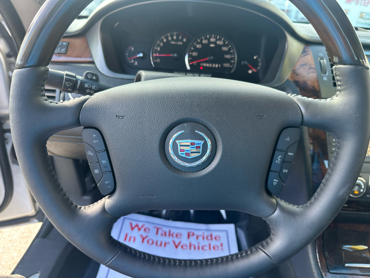 Cadillac DTS Premium w/ Navi 2011