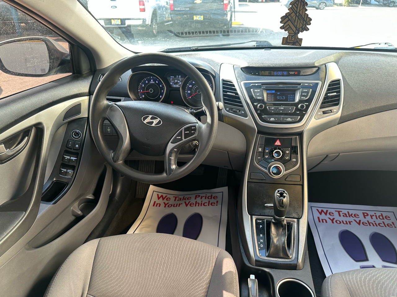 Hyundai Elantra SE 6AT 2016