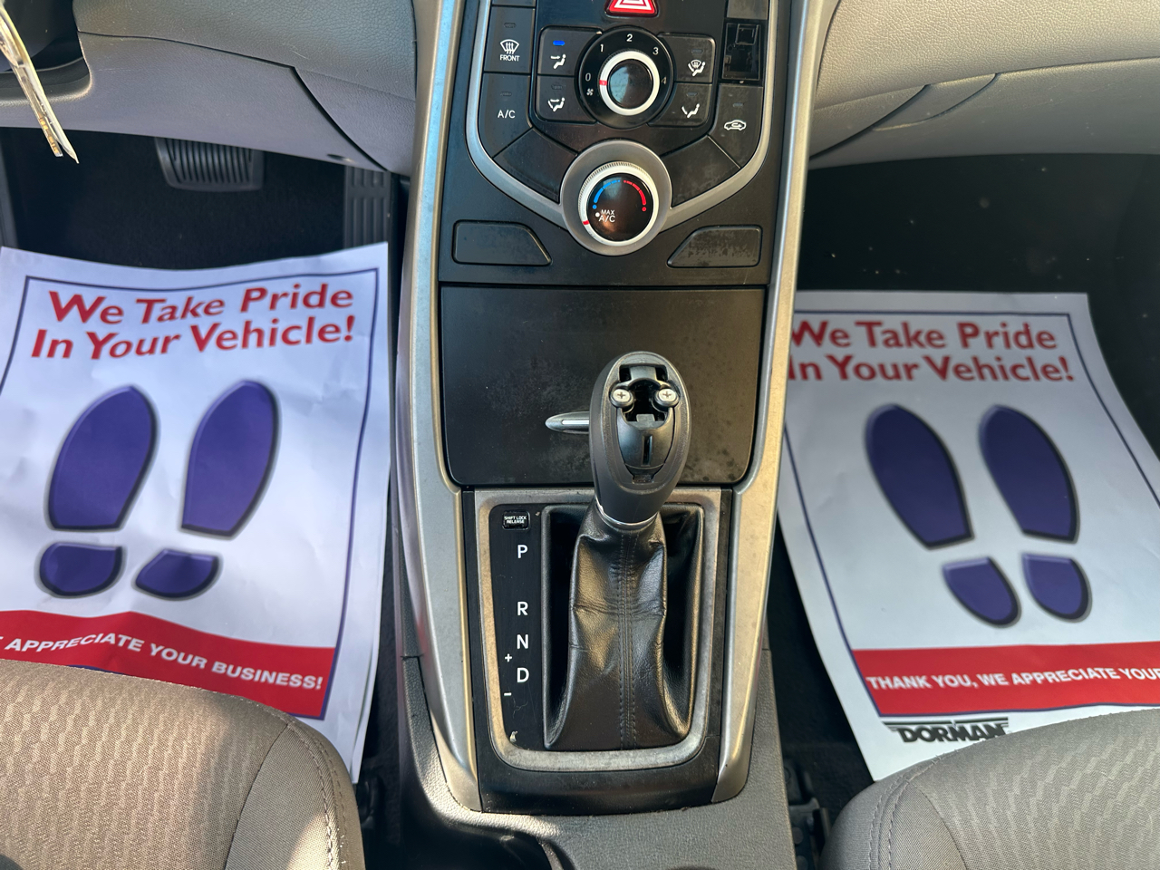 Hyundai Elantra SE 6AT 2016