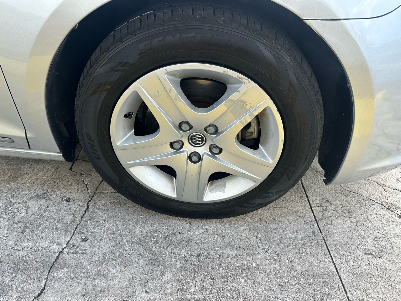 Buick LaCrosse CX 2010