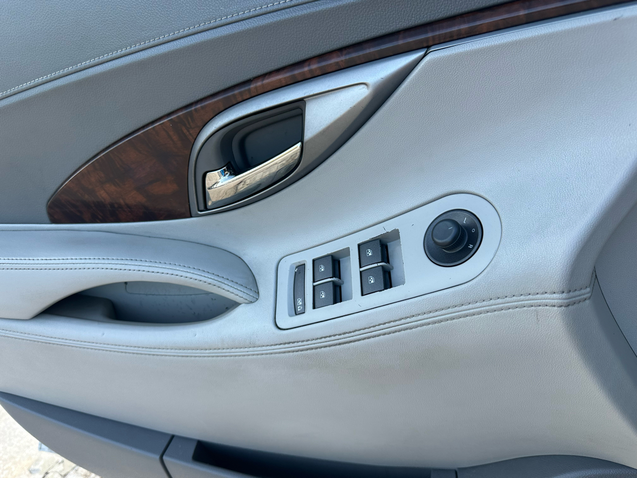 Buick LaCrosse CX 2010