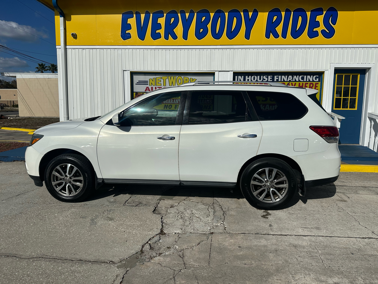 Nissan Pathfinder SL 2WD 2014