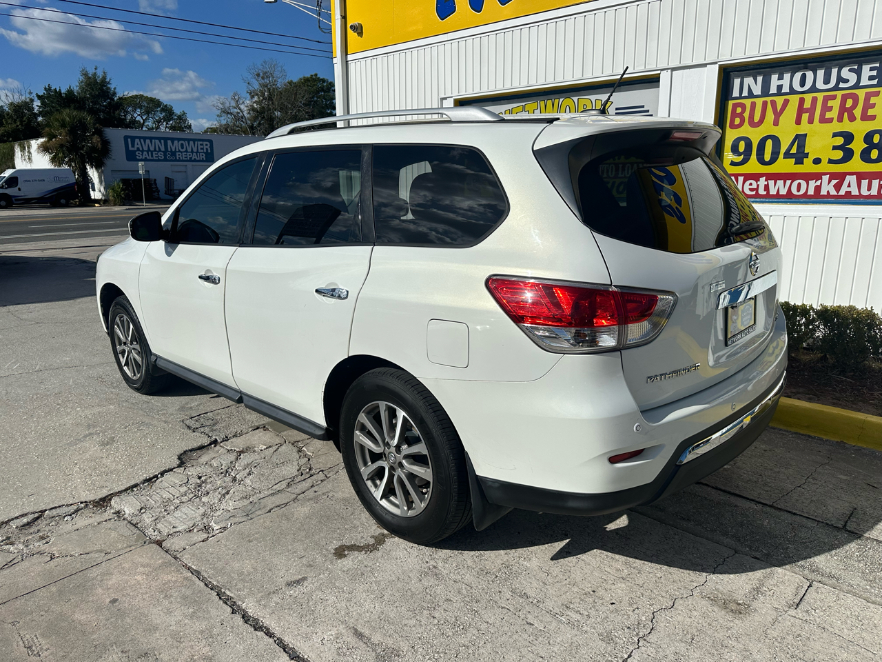 Nissan Pathfinder SL 2WD 2014