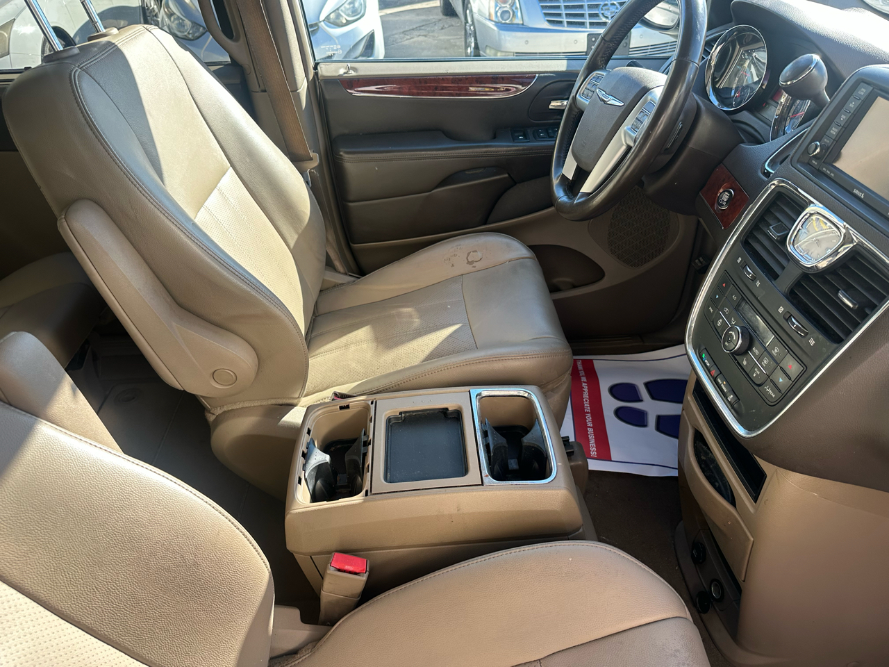 Chrysler Town & Country Touring-L 2012