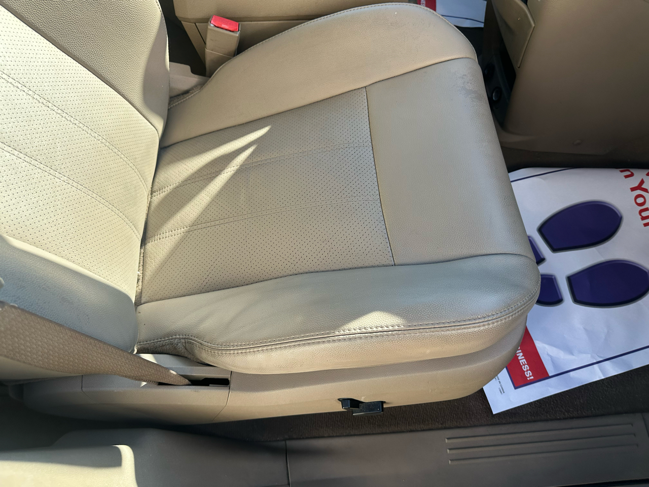 Chrysler Town & Country Touring-L 2012