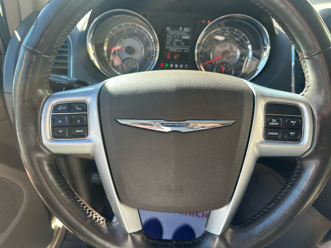 Chrysler Town & Country Touring-L 2012