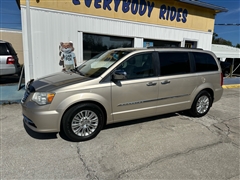 2012 Chrysler Town & Country 