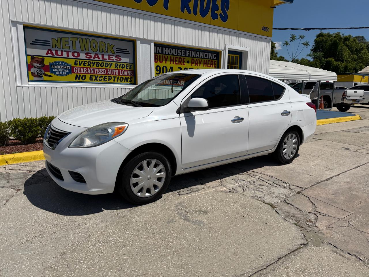 Nissan Versa 1.6 SV Sedan 2013