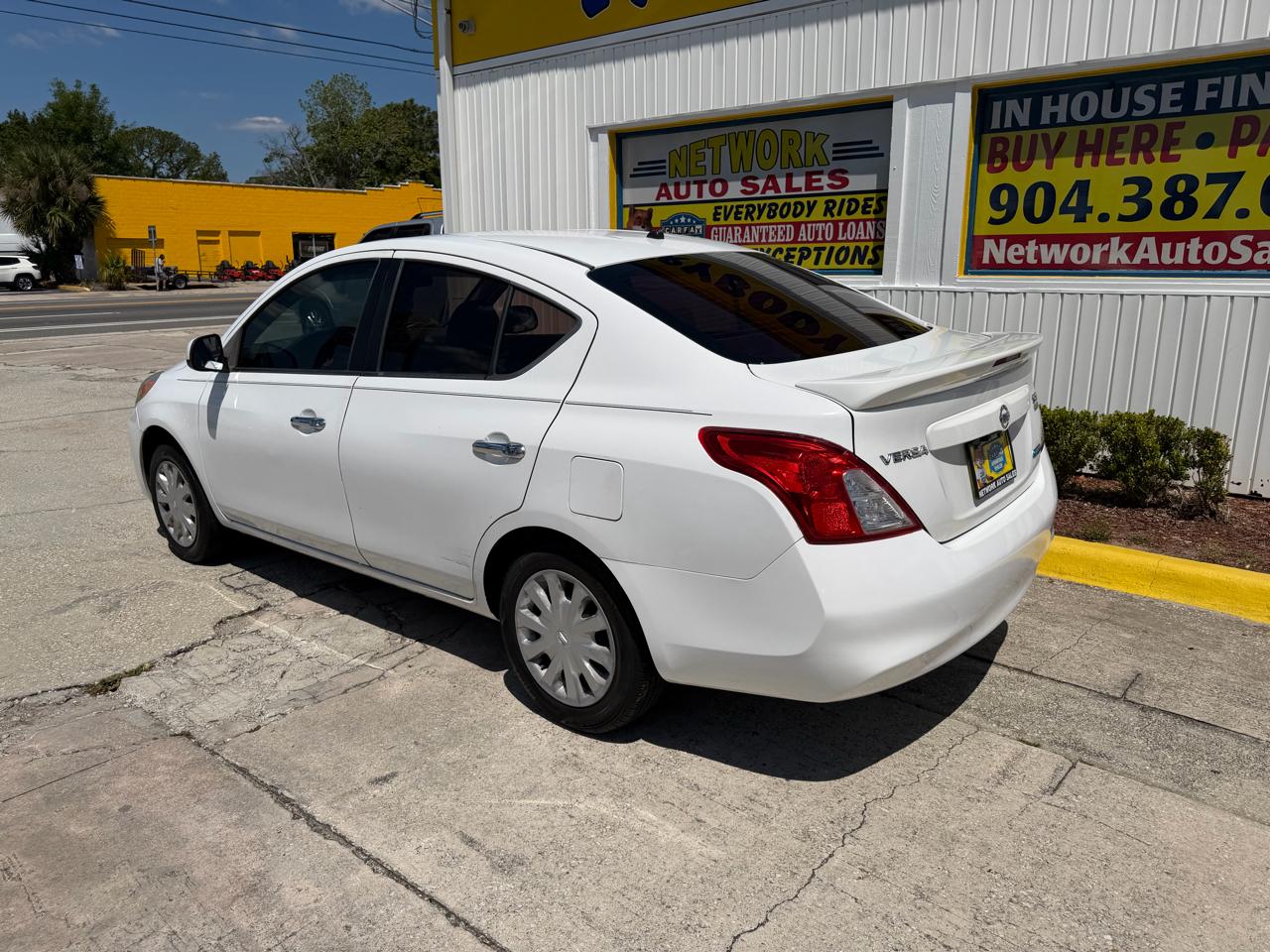 Nissan Versa 1.6 SV Sedan 2013