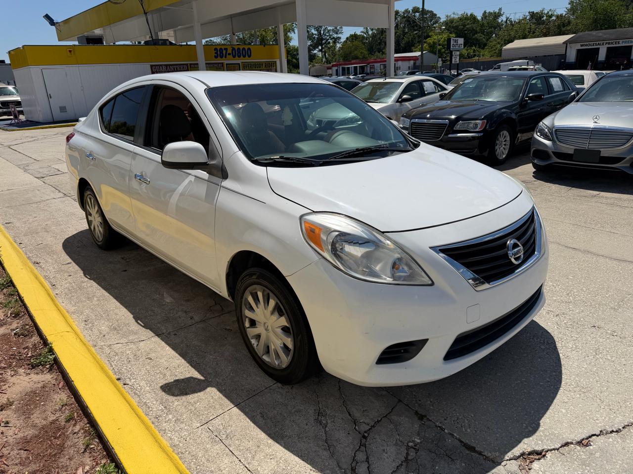 Nissan Versa 1.6 SV Sedan 2013