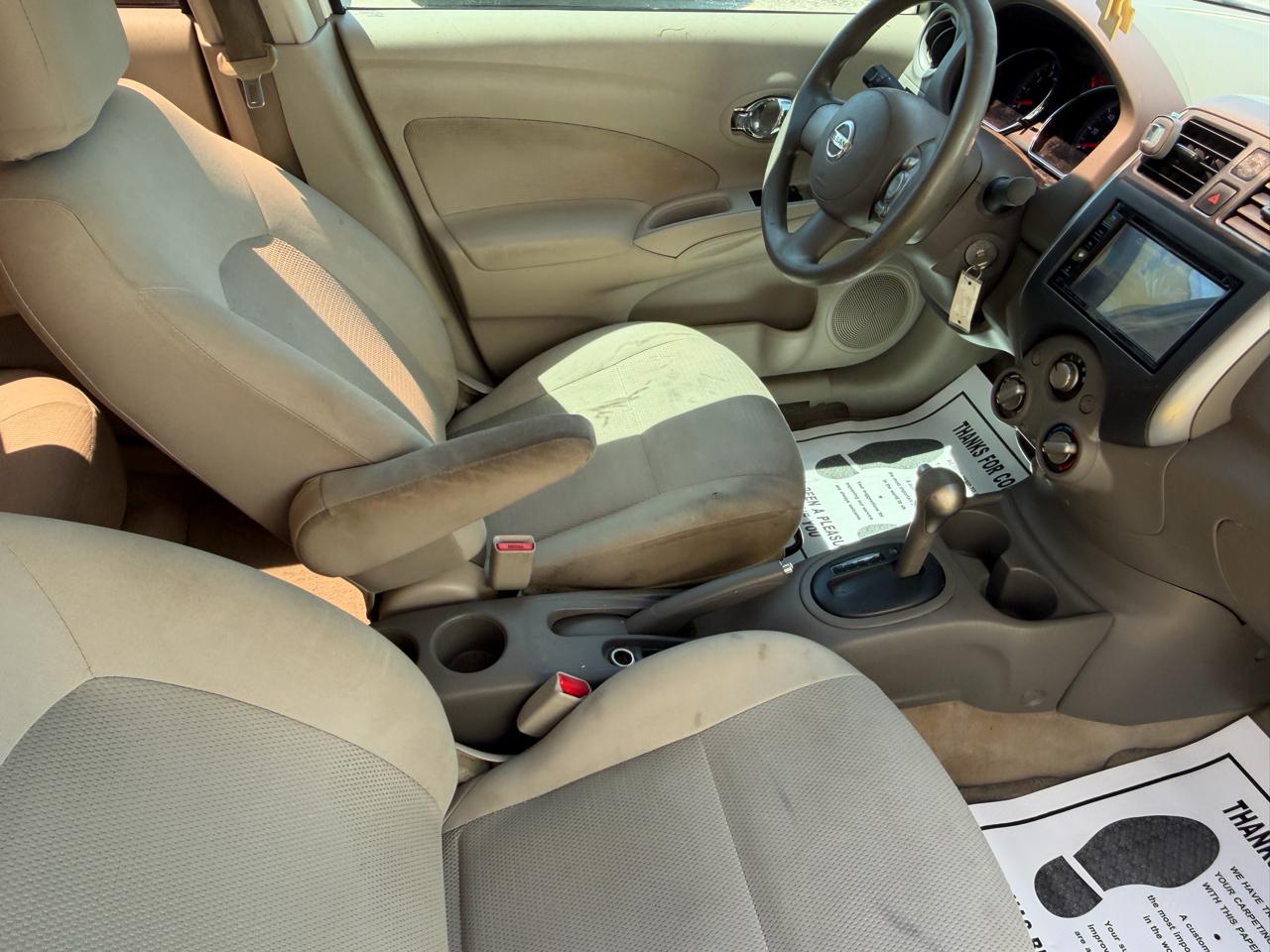 Nissan Versa 1.6 SV Sedan 2013