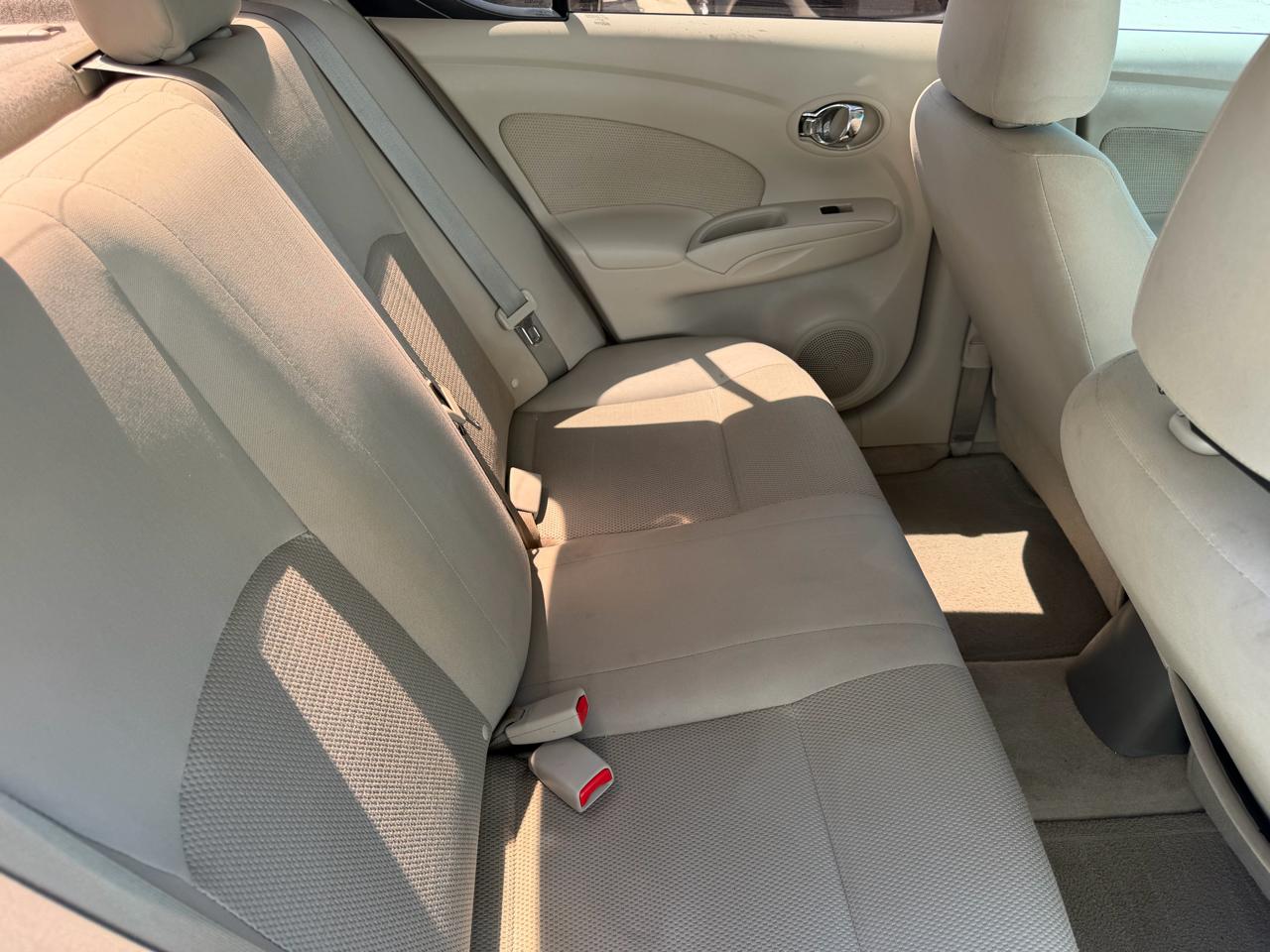 Nissan Versa 1.6 SV Sedan 2013