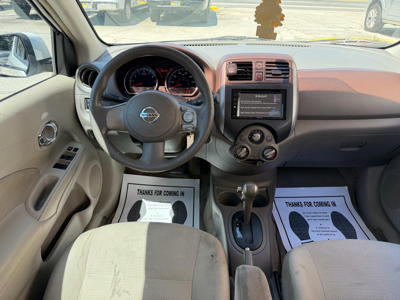 Nissan Versa 1.6 SV Sedan 2013