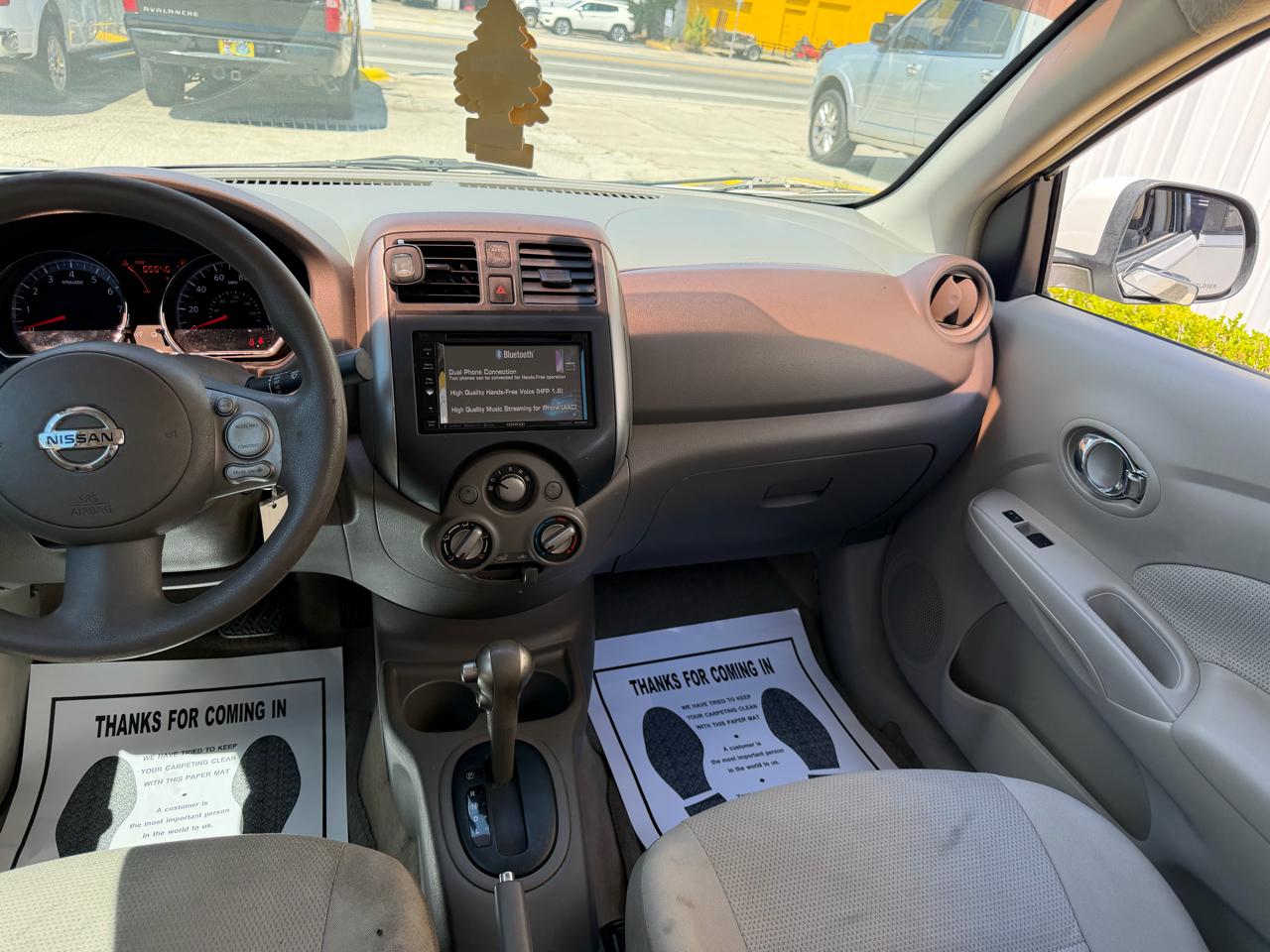 Nissan Versa 1.6 SV Sedan 2013