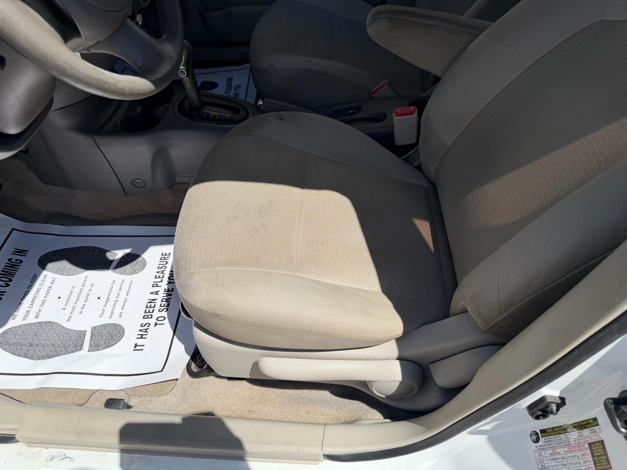 Nissan Versa 1.6 SV Sedan 2013