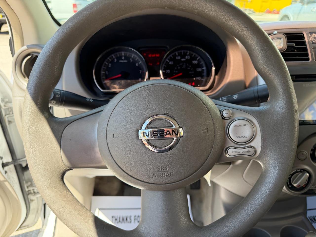 Nissan Versa 1.6 SV Sedan 2013