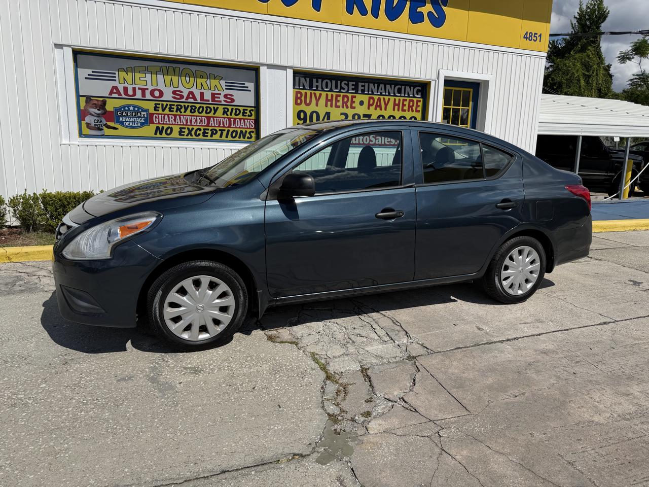Nissan Versa  2015