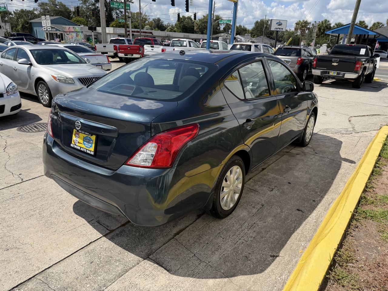 Nissan Versa  2015