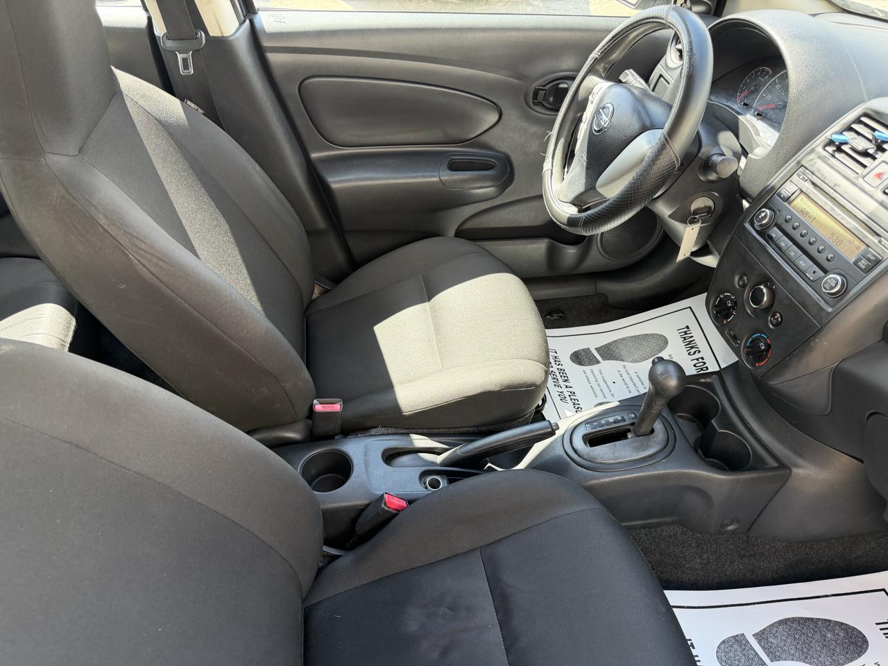 Nissan Versa  2015