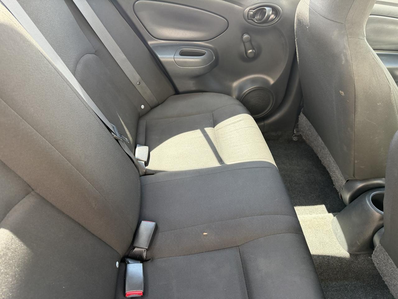 Nissan Versa  2015