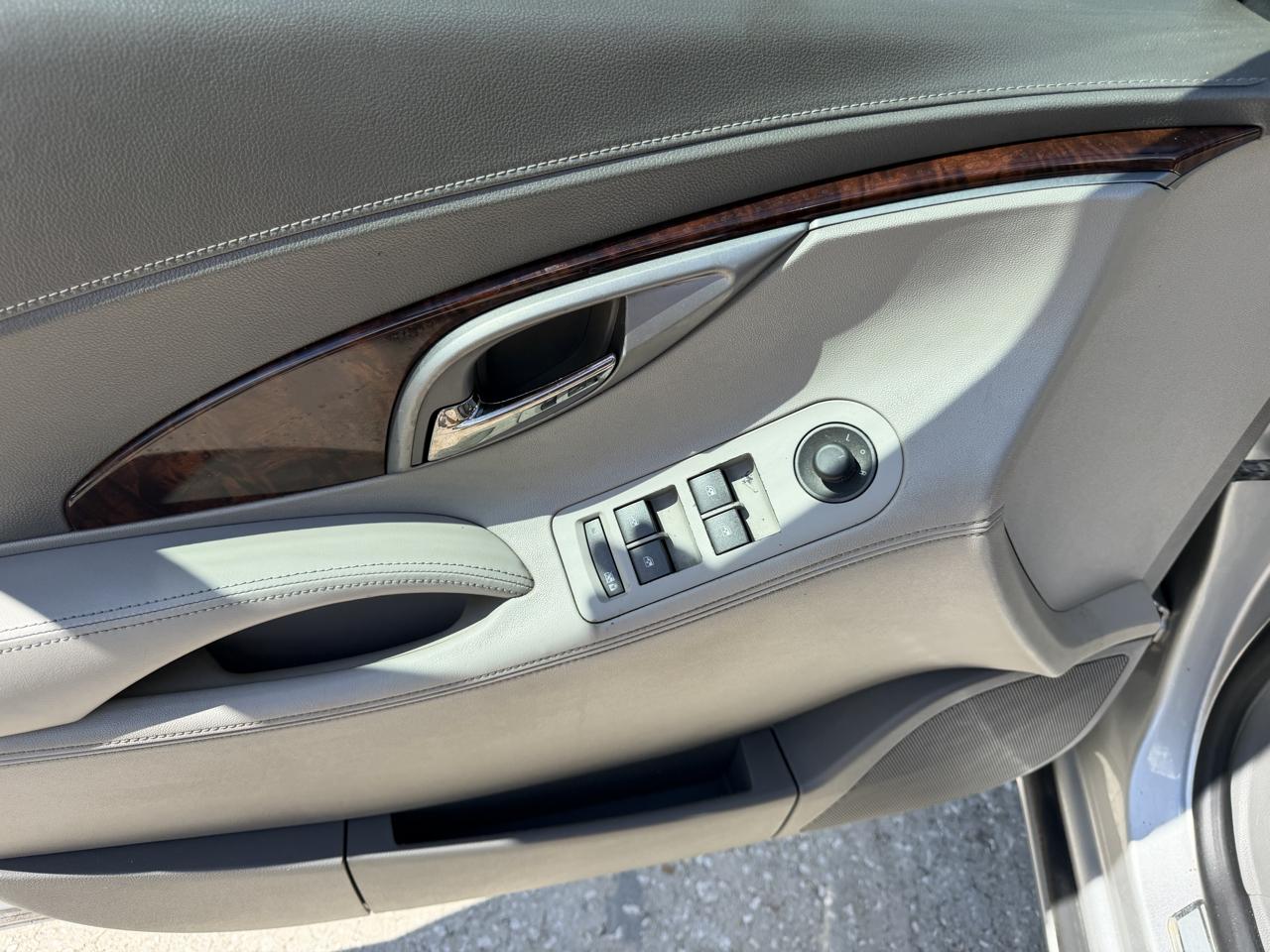 Buick LaCrosse CXL FWD 2011