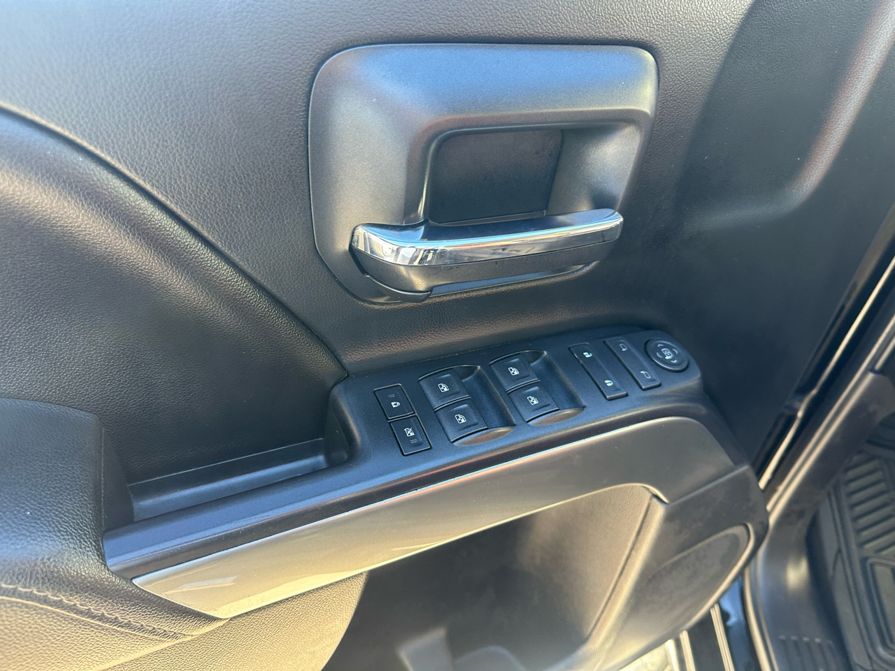 Chevrolet Silverado 1500 LT Crew Cab 2WD 2017