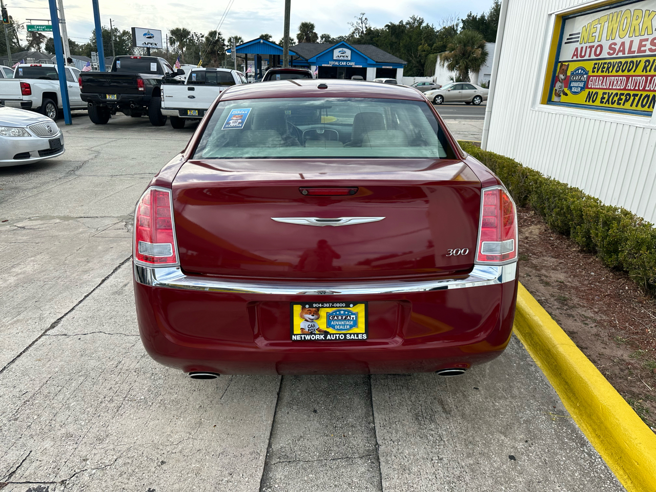 Chrysler 300 Limited RWD 2011