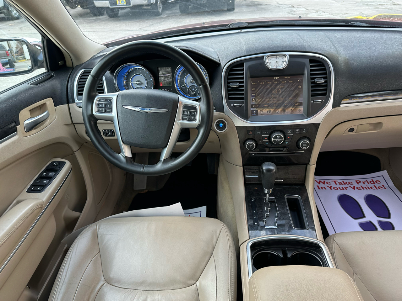 Chrysler 300 Limited RWD 2011