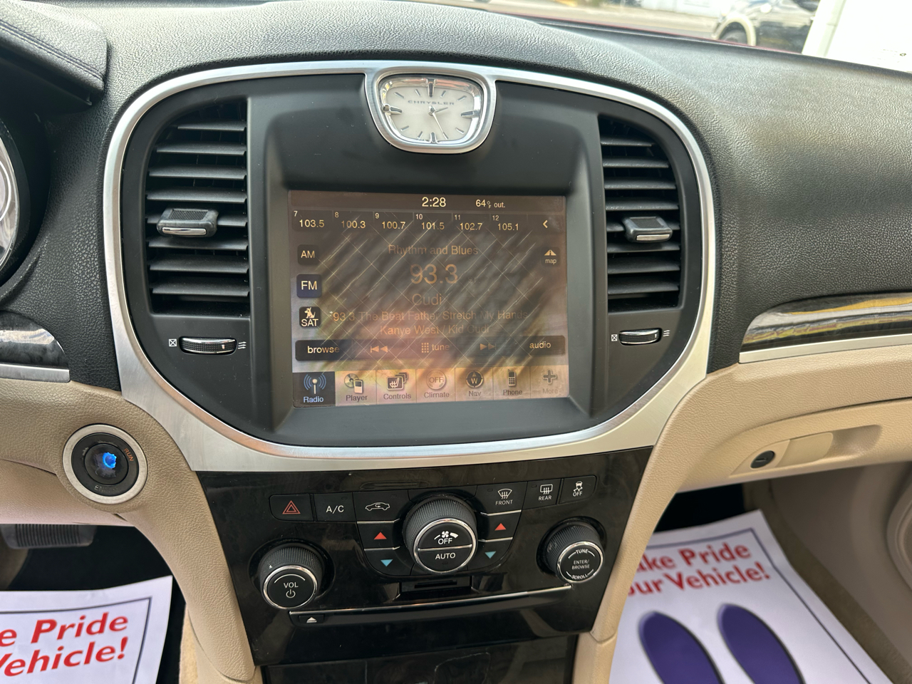 Chrysler 300 Limited RWD 2011