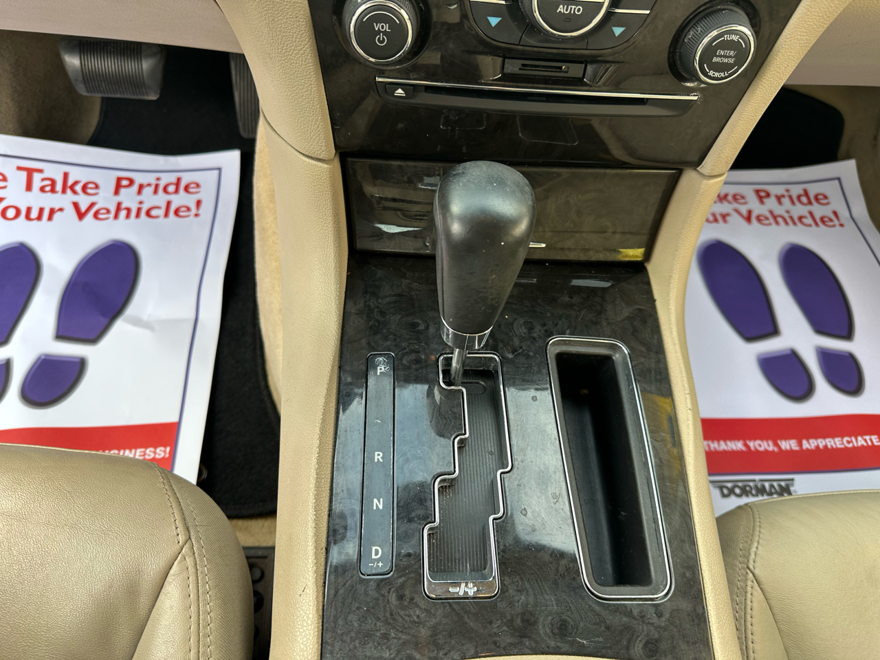 Chrysler 300 Limited RWD 2011