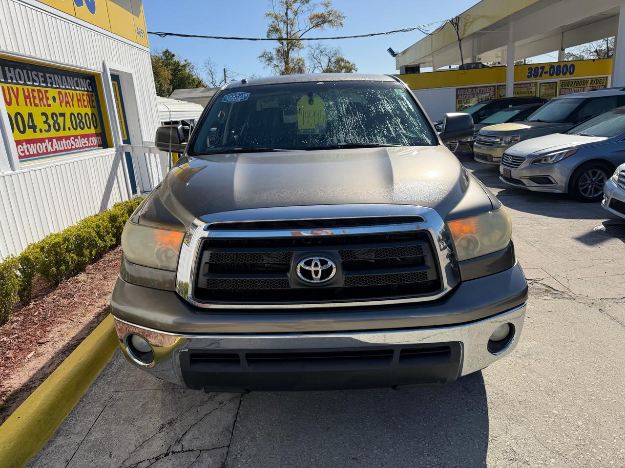 Toyota Tundra Tundra-Grade CrewMax 5.7L 2WD 2010