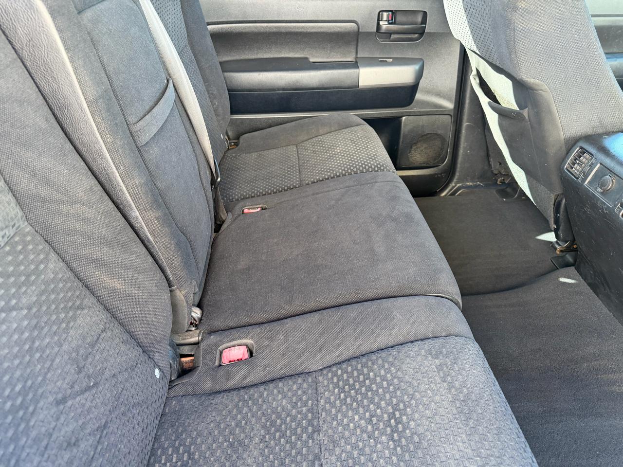 Toyota Tundra Tundra-Grade CrewMax 5.7L 2WD 2010