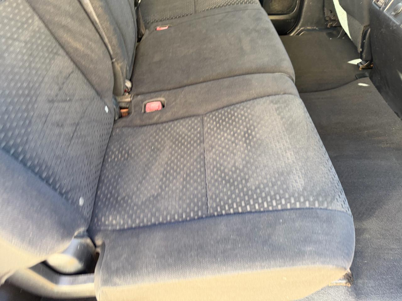 Toyota Tundra Tundra-Grade CrewMax 5.7L 2WD 2010