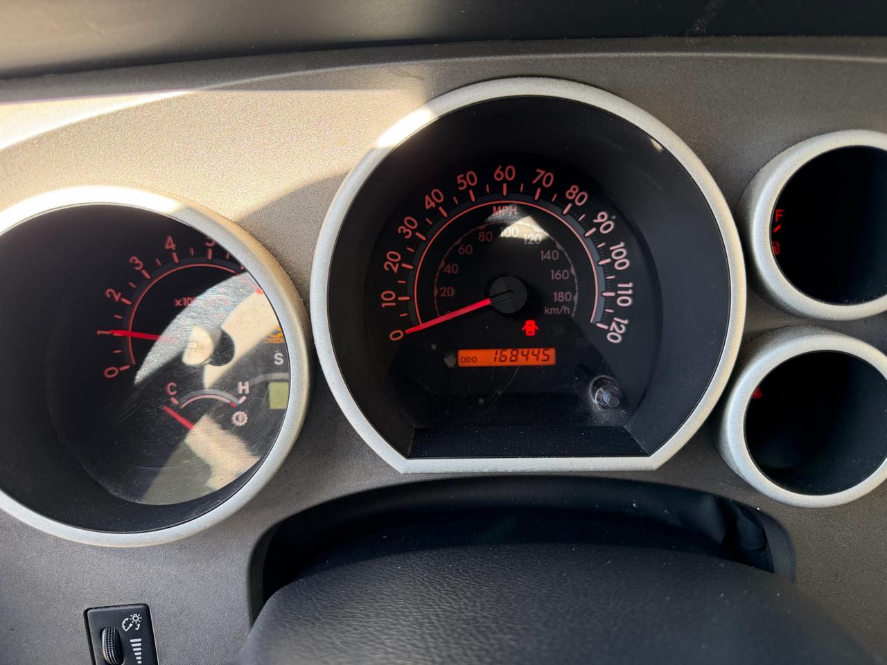 Toyota Tundra Tundra-Grade CrewMax 5.7L 2WD 2010