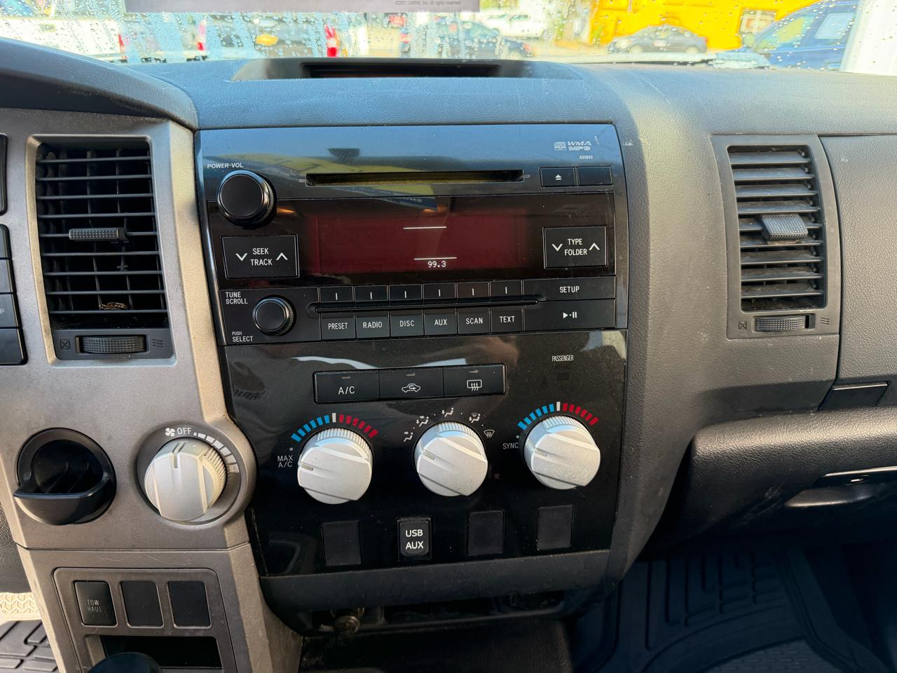 Toyota Tundra Tundra-Grade CrewMax 5.7L 2WD 2010